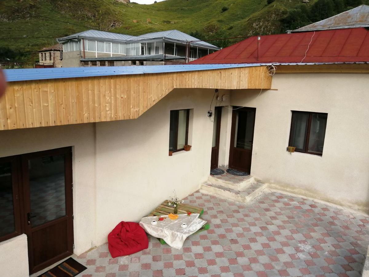 Guesthouse And Cottage Nicolo Stepantsminda Exterior photo